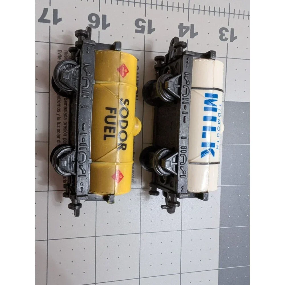Thomas the Train‎ Engine Tidmouth Milk Sodor Fuel cars 1993 lot 2 yellow white